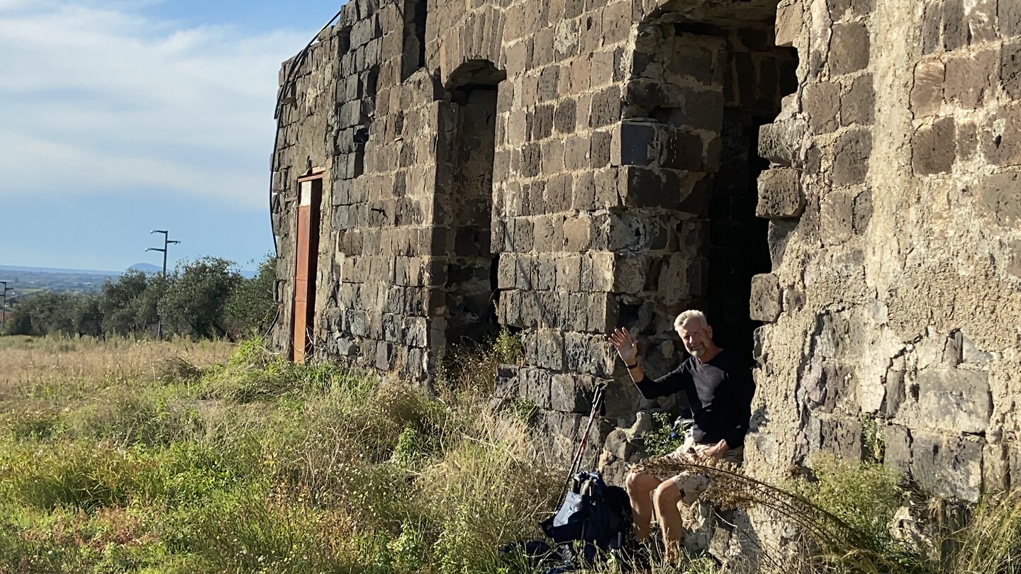 Lunch break in a ruin