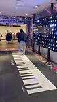 De spelende piano met Puck