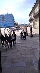 Aankomst op plein voor kathedraal