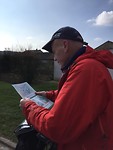 Alfred bestudeert de route