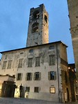 Piazza Vecchia met de klokkentoren