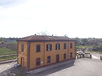 Brescello. Uitzicht op het oude station vanuit mijn hotelraam.