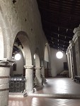 Interieur van de machtige San Flaviano