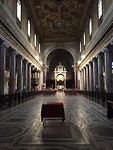 Trastevere, vijfde eeuw. Zuilen uit tempels gesloopt