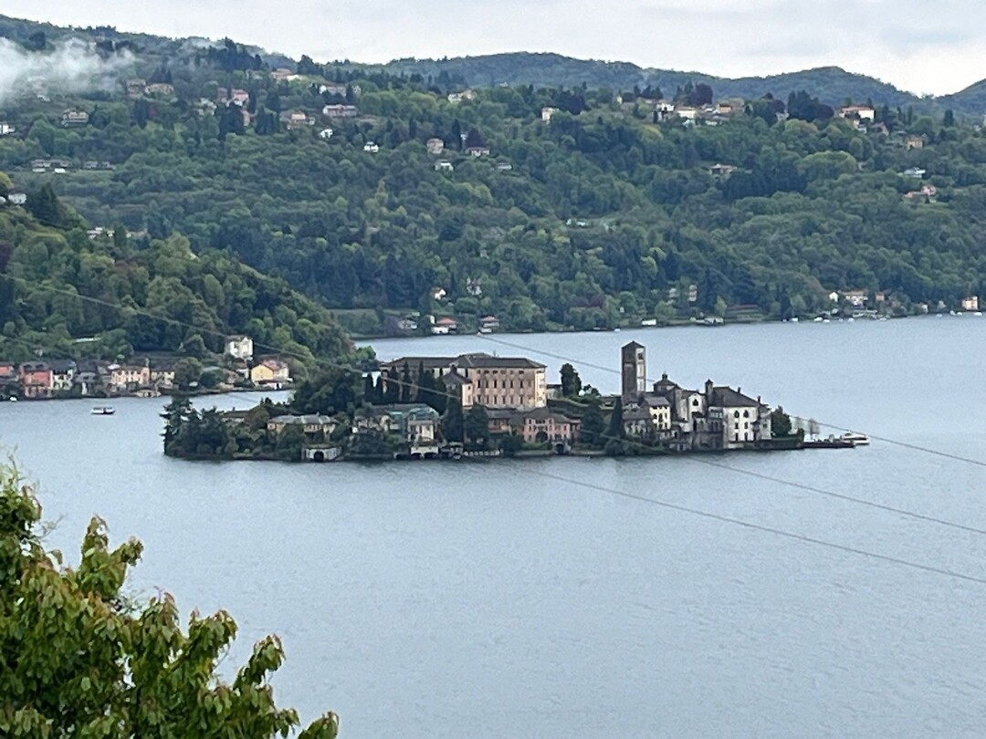 Lago di Orta met eilandje