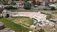 Romeins amfitheater langs de weg