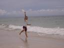 Angoon aan het beachballen