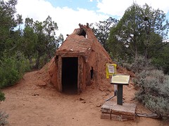 Een Hogan is een traditioneel Navajo huis
