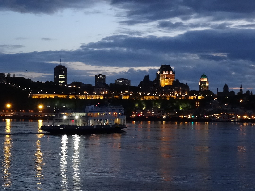 Quebec by night