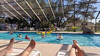 Releaxen by the pool