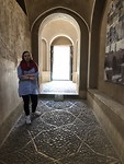 Eva bij traditioneel house.