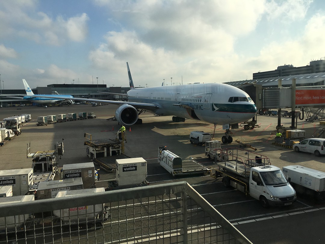 Ons vliegtuig naar Hongkong
