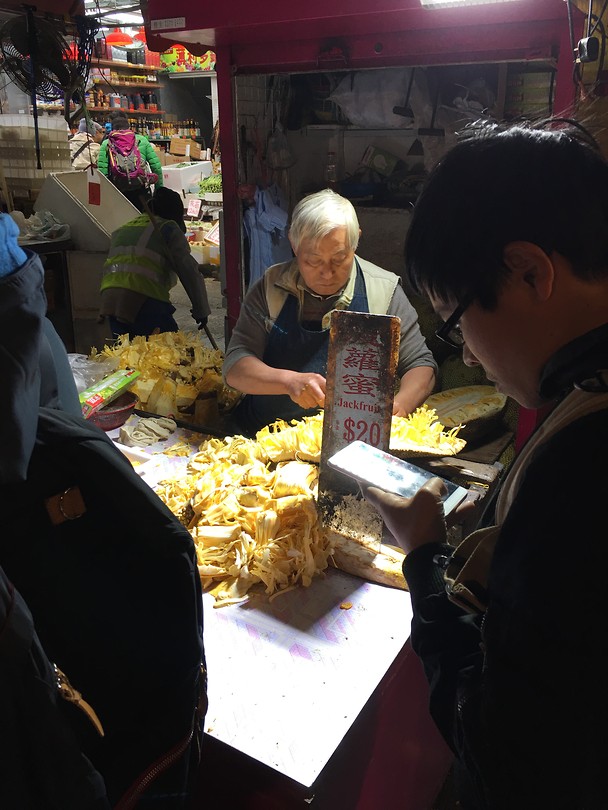 De markt achter het hotel