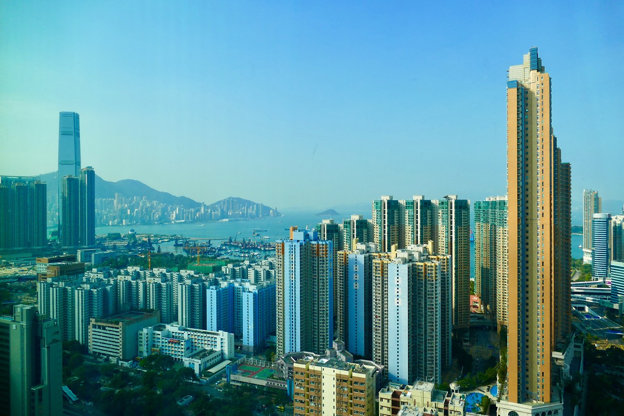 Skyline Hongkong vanuit onze hotelkamer op de 40e verdieping!