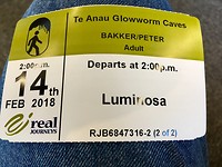 Toegangsbewijs voor de boot naar de glimwormen