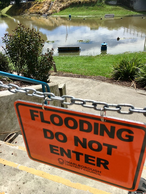 Overstroming van de rivier in Blenheim