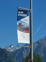 81. Alpe d’HuZes banner