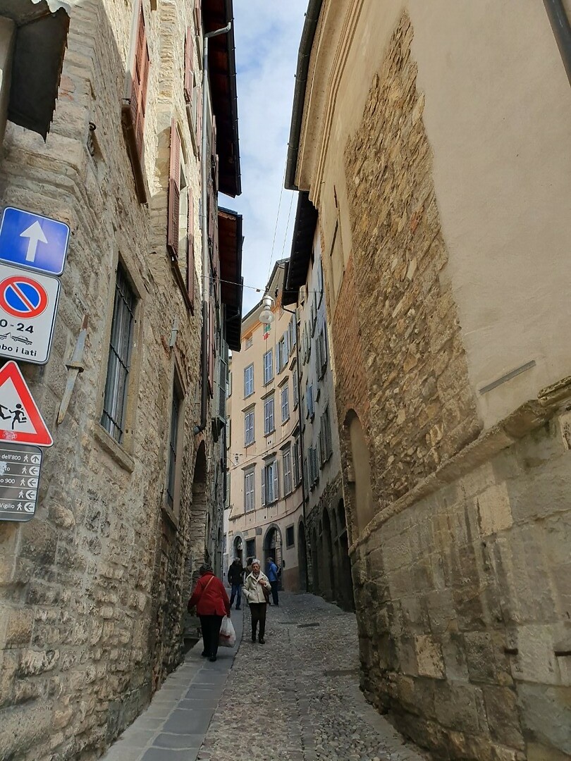 151. Bergamo 1