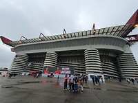 151. San Siro buiten