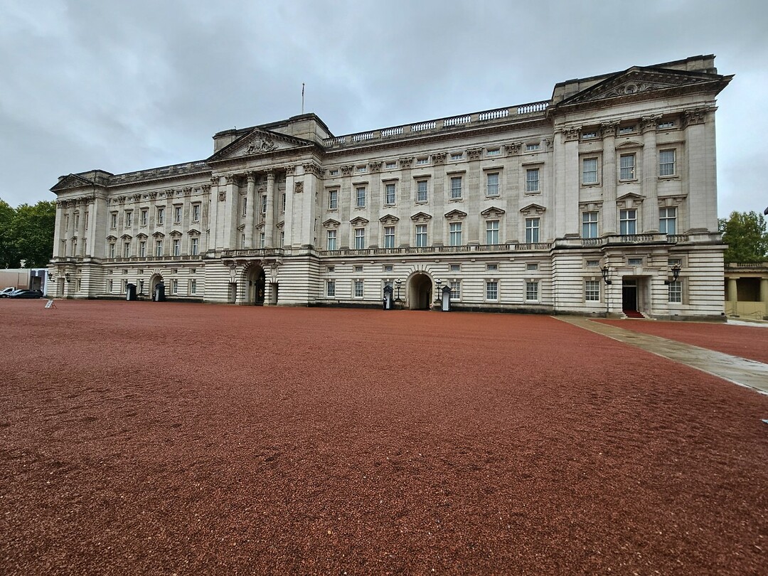 308. Buckingham Palace (1)