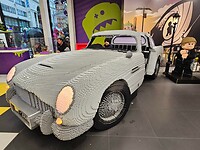 308. Lego store (1)