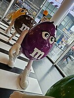 308. M&M’s store (2)