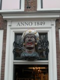De Gaper anno 1849 boven drogisterij 'Van der Pigge'