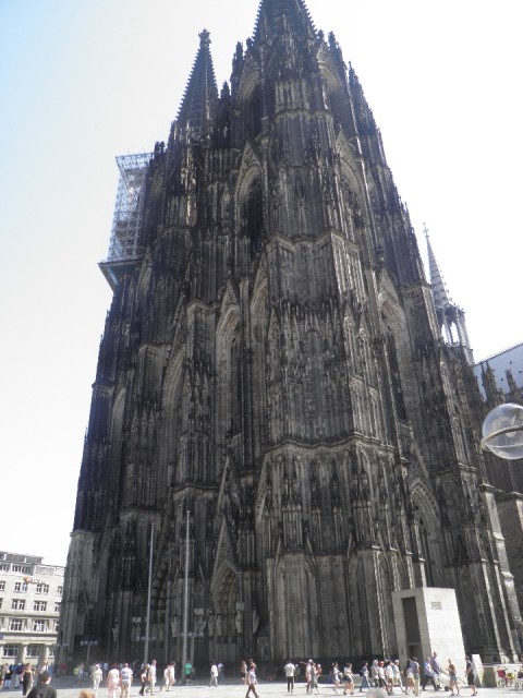 Dom, Dom, Dom