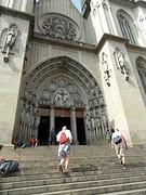... ook de kerk in ...