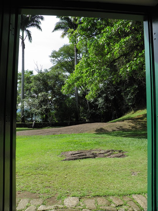 ... fort ...