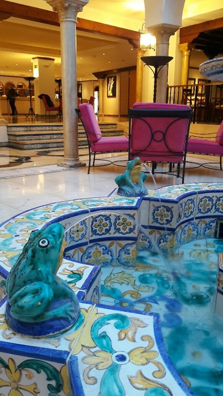 Ruimte alom, Hotel Macarena