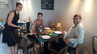 Lunchen in de herberg Saint Angel