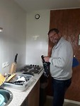Peter opent de beloofde fles