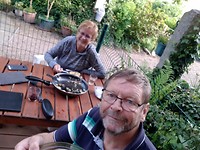 ... op het terras van 'Les Gicons' ...