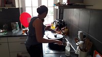 Moeder Aurelia in de keuken