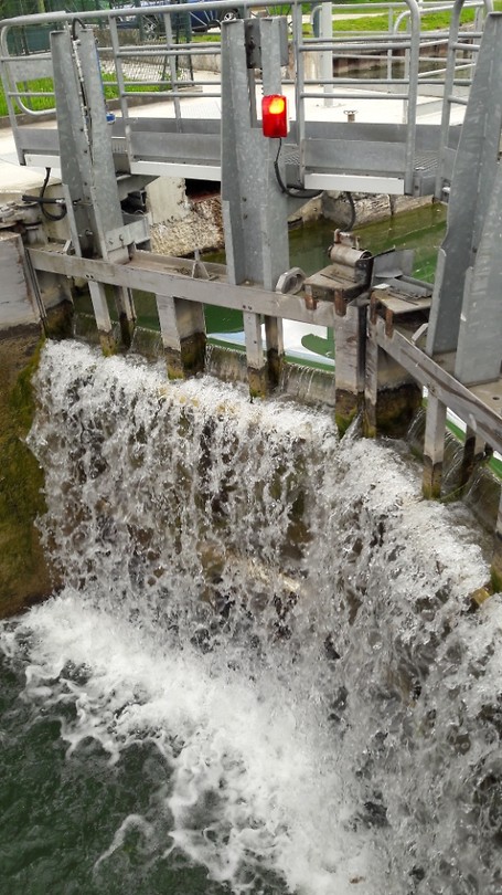 Open de sluisdeuren ...