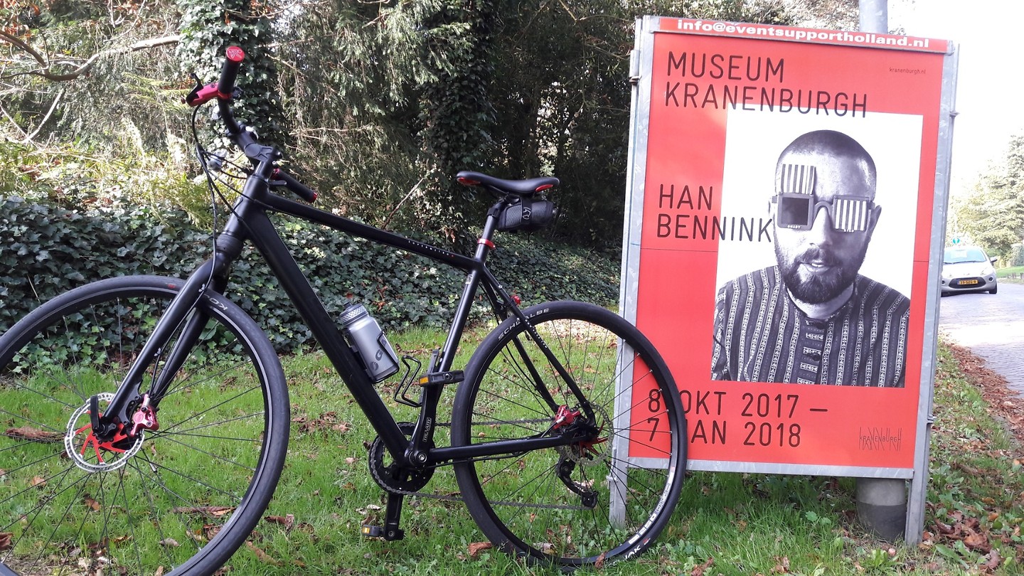 ... kijk(t) mij aan ... ziet mij (niet) staan ...