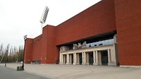 Een verlaten stadion met woelig verleden