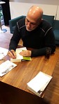 Guillermo Arriaga signeert