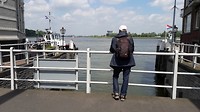 Zicht op hoofdkantoor Fokker aan de overkant