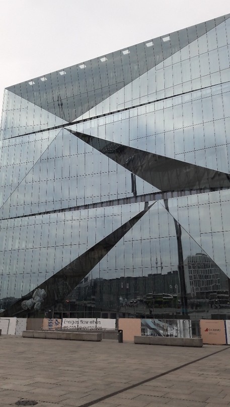 Nieuwbouw tegenover Hbf