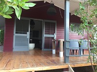 Onze entree met veranda