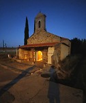 Vertrek vanuit Astorga, klein kerkje onderweg