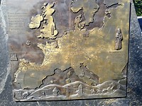Plaque met alle camino's in europa