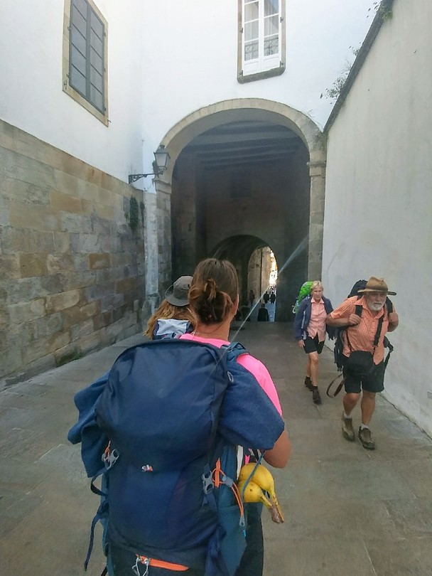 De poort door....