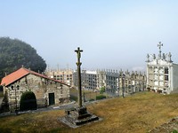 Monument bij begraafplaats