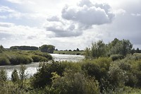 Fietsend langs brede rivieren