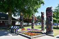 Totems in Duncan