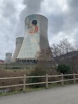 kerncentrale in Cruas. Hoe maak je iets lelijks mooi.