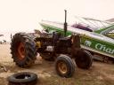 Tractor met nieuwe accu + goede banden